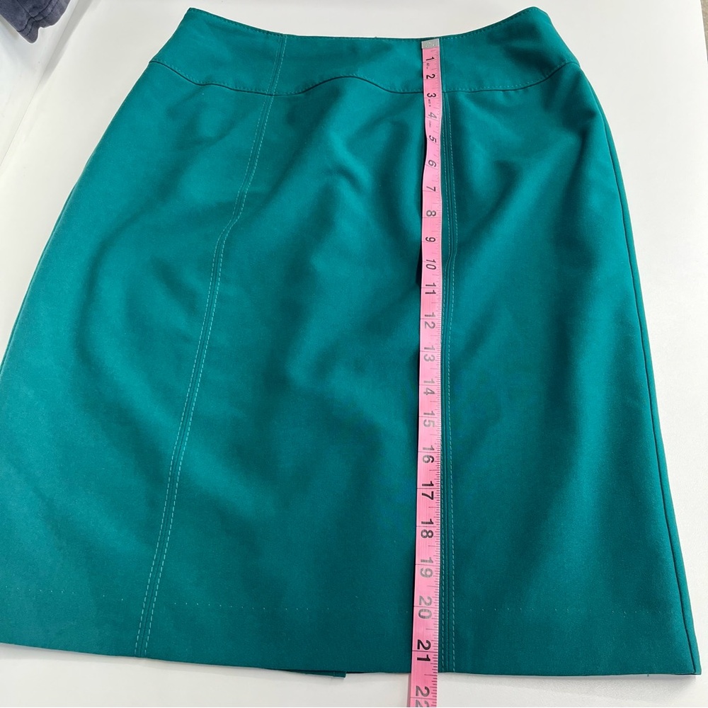 Green‎ skirt back zipper faux pockets lined size 6 holiday party work party